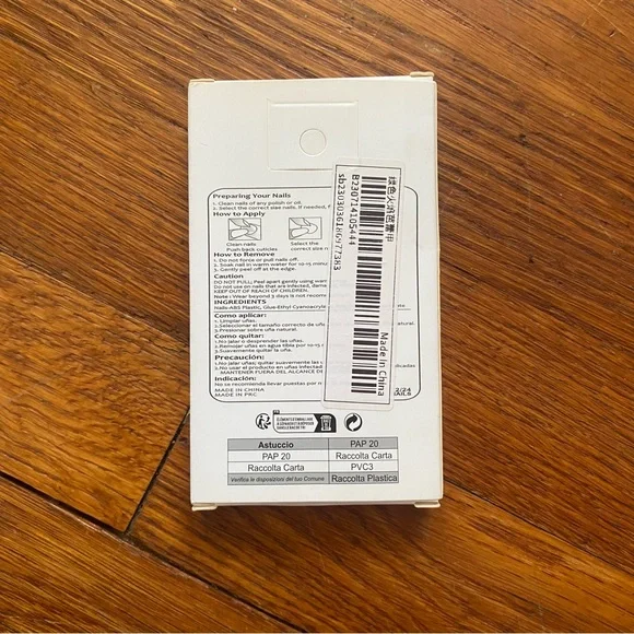 Elegant Black and Green Nail Set - Picture 5 of 5